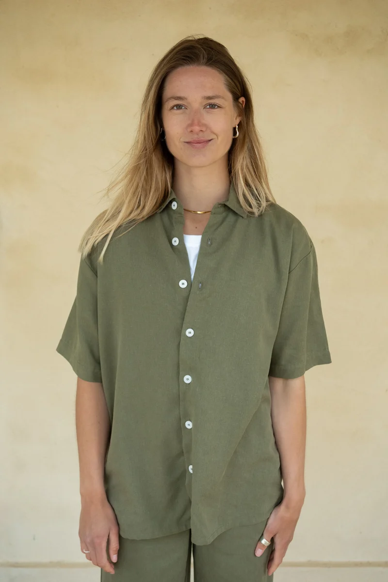 Olivegrünes Hemd Faro aus Leinen-Tencel von Salzwasser