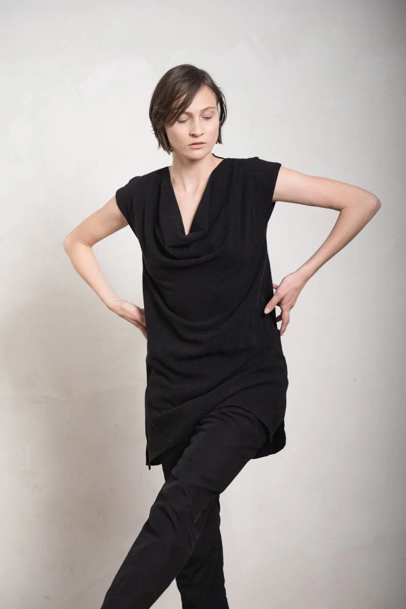 eigensinnig wien | Weil | Lange Bluse und leichtes Sommerkleid aus Leinen in schwarz
