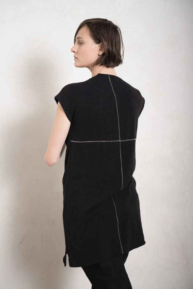 eigensinnig wien | Weil | Lange Bluse und leichtes Sommerkleid aus Leinen in schwarz