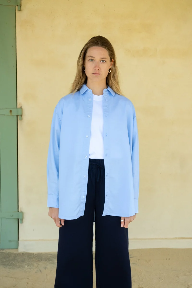 Hellblaues Hemd Brisa aus Leinen-Tencel von Salzwasser