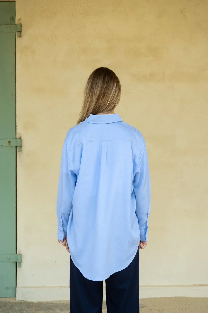 Hellblaues Hemd Brisa aus Leinen-Tencel von Salzwasser
