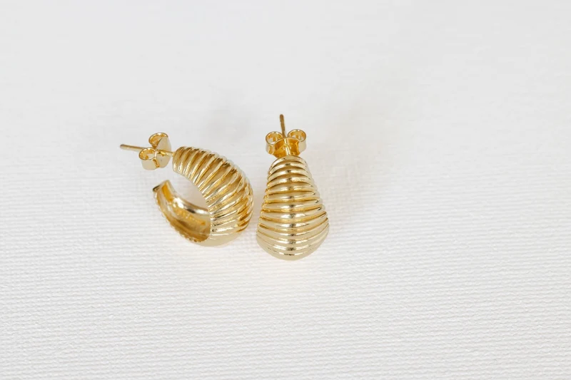 Creolen Small Hoops SAVOY aus Gold von V Design Lab