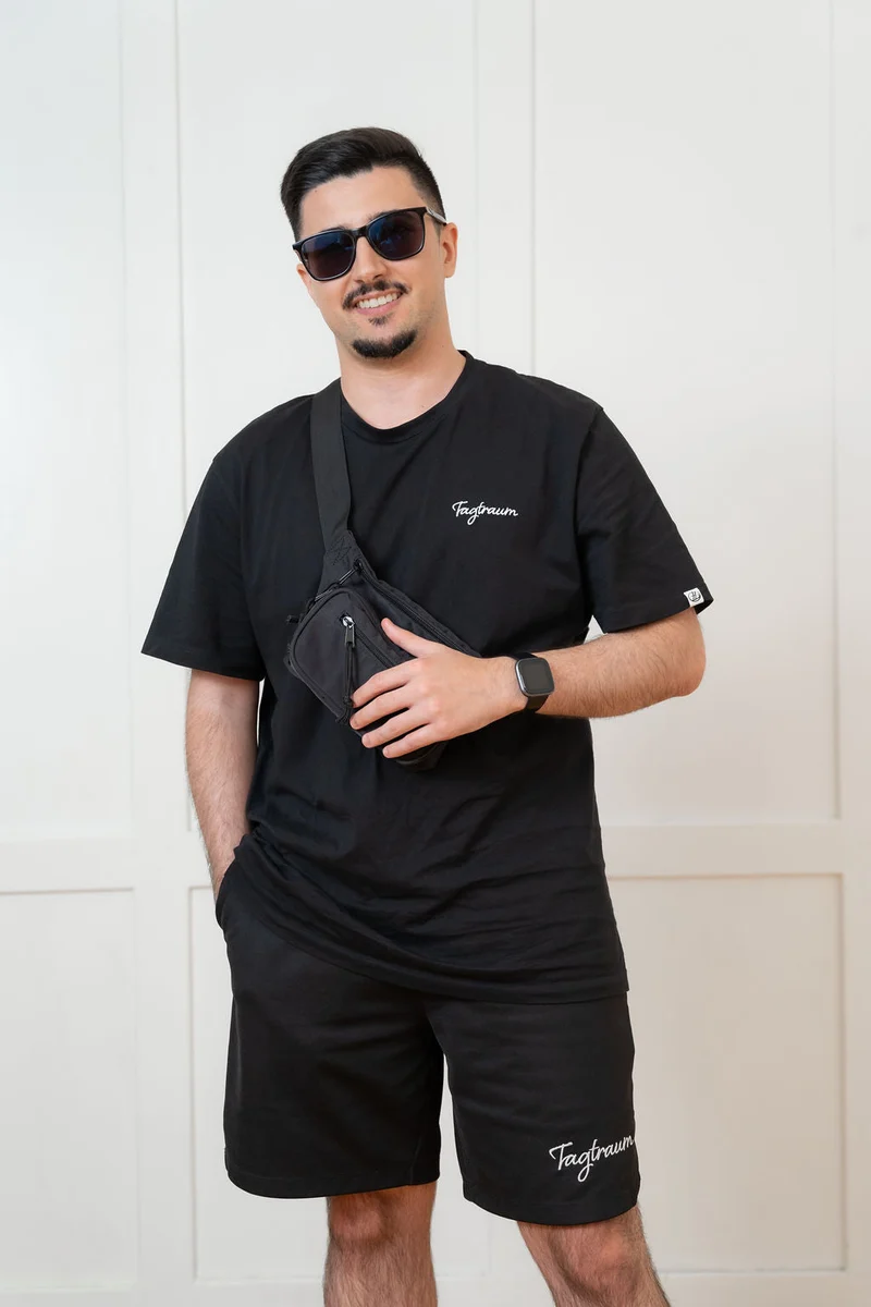Schwarze Shorts aus 100% Bio-Baumwolle von Tagtraum Clothing