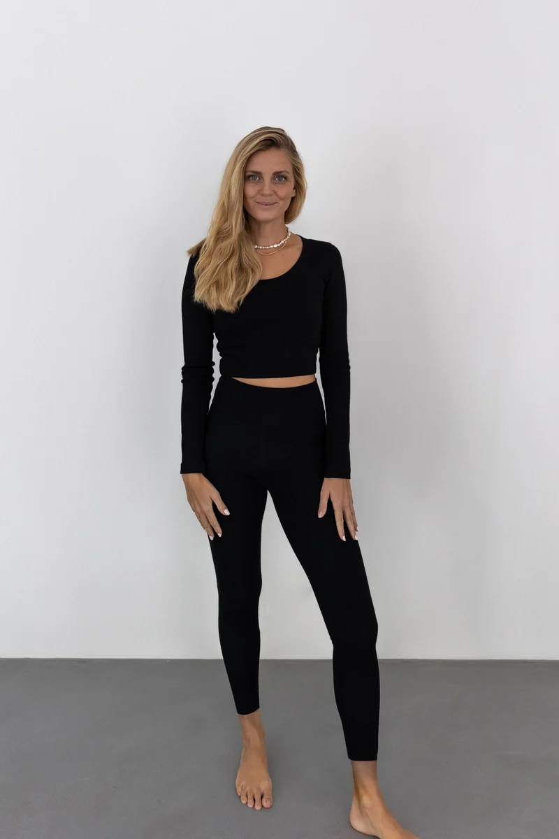 CROPPED LEGGINGS TENCEL BLACK von Pura Clothing