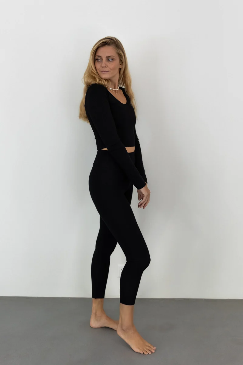CROPPED LEGGINGS TENCEL BLACK von Pura Clothing