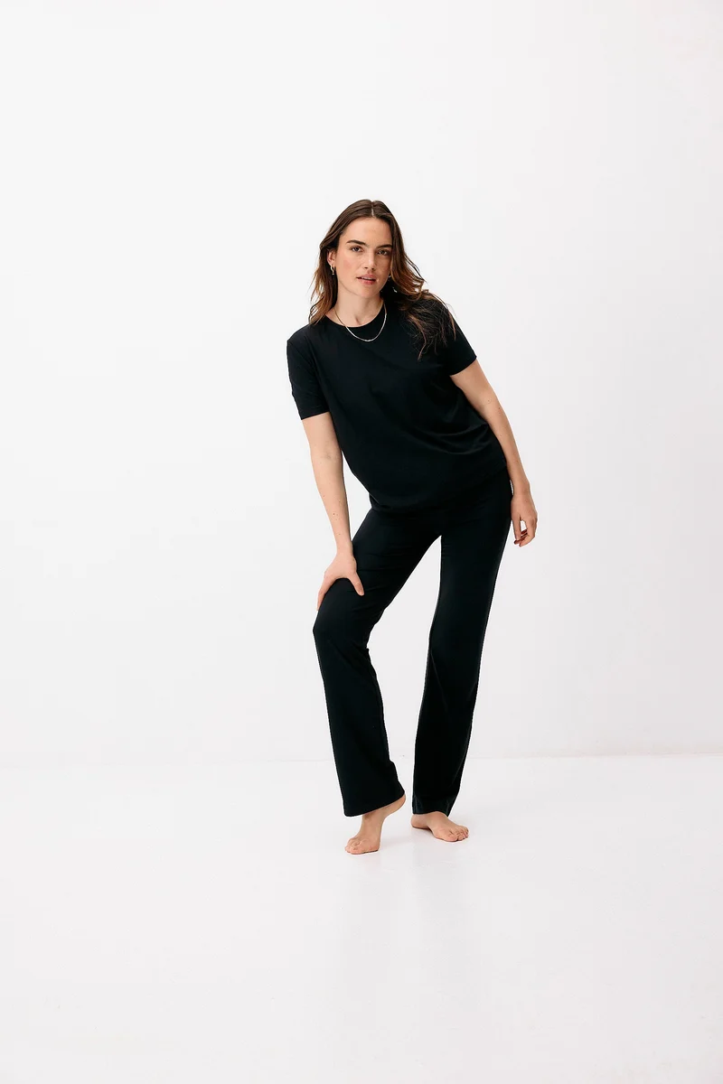 Schwarzes T-Shirt Neo Classic aus Lenzing von Moya Kala