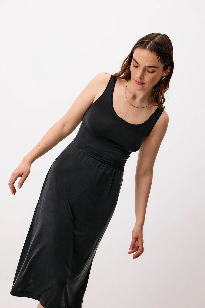 Schwarzes Top aus Cupro von Moya Kala