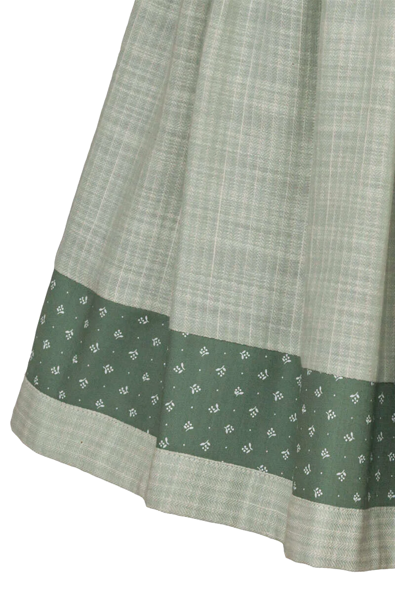 Kurzer Trachtenrock mit Blumenmuster