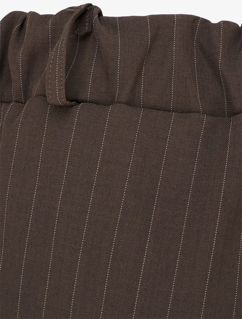 Gestreifte Hose mit elastischem Bund - Braun