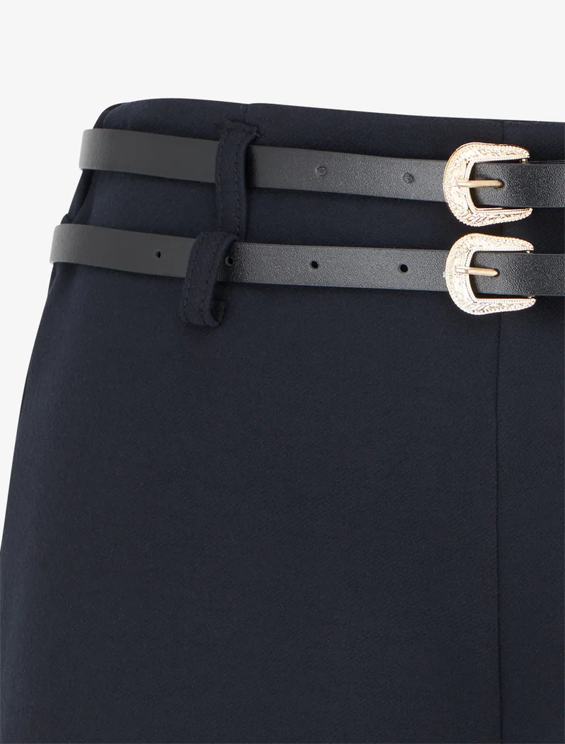 Kurze Hose mit geradem Saum und 2 Gürtel. - Marine