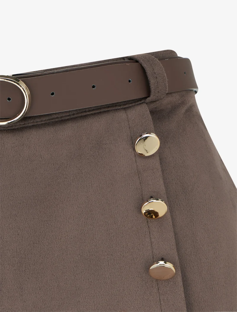 Wildleder-Shortsrock mit dekorativen Knöpfen - Braun