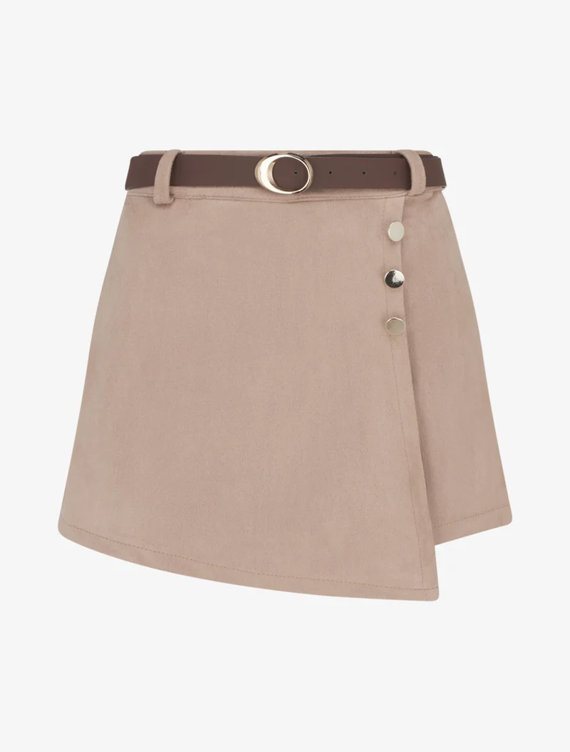 Wildleder-Shortsrock mit dekorativen Knöpfen - Beige
