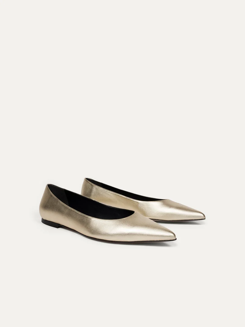 Hellgoldige Ballerinas 10:30 am Running between offices aus recyceltem Polyester von Bikkou