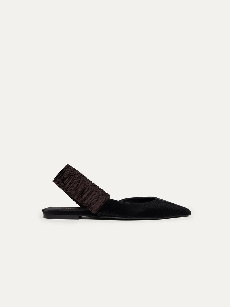 Schwarze Ballerina 11:30 am Sunday brunch aus 100% vegan von Bikkou