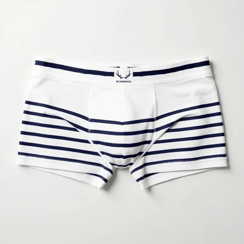 Schwarz-weiss gestreifte Boxershorts aus Bio-Baumwolle aus Bluebuck
