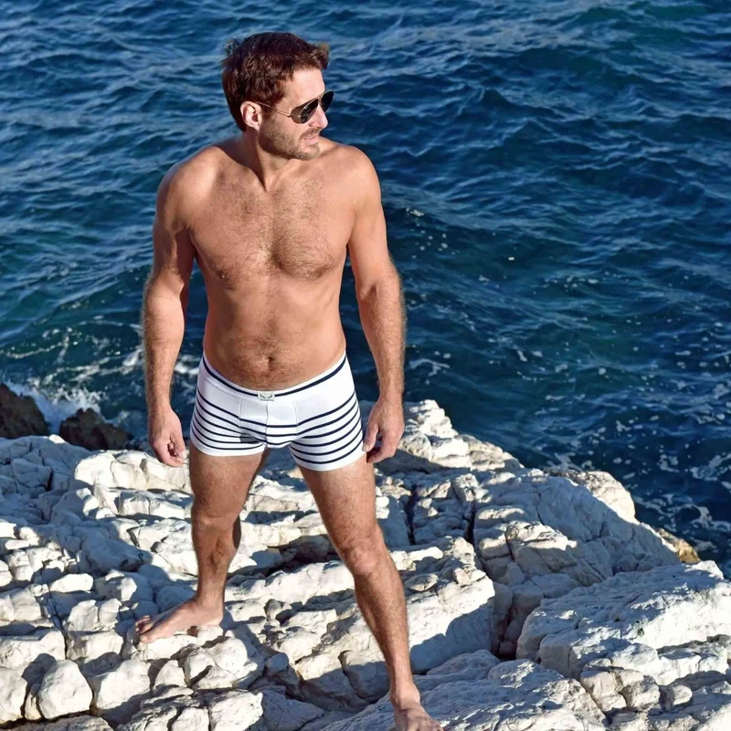 Schwarz-weiss gestreifte Boxershorts aus Bio-Baumwolle aus Bluebuck
