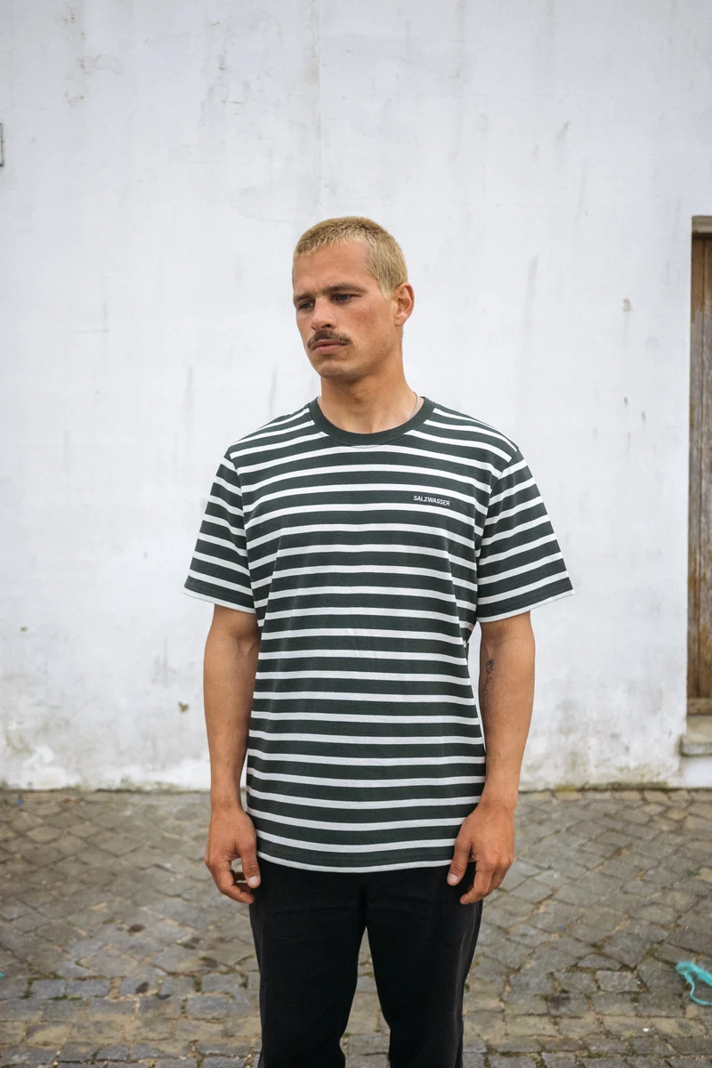 Olive Gestreiftes T-Shirt Jasper aus Bio-Baumwolle von Salzwasser