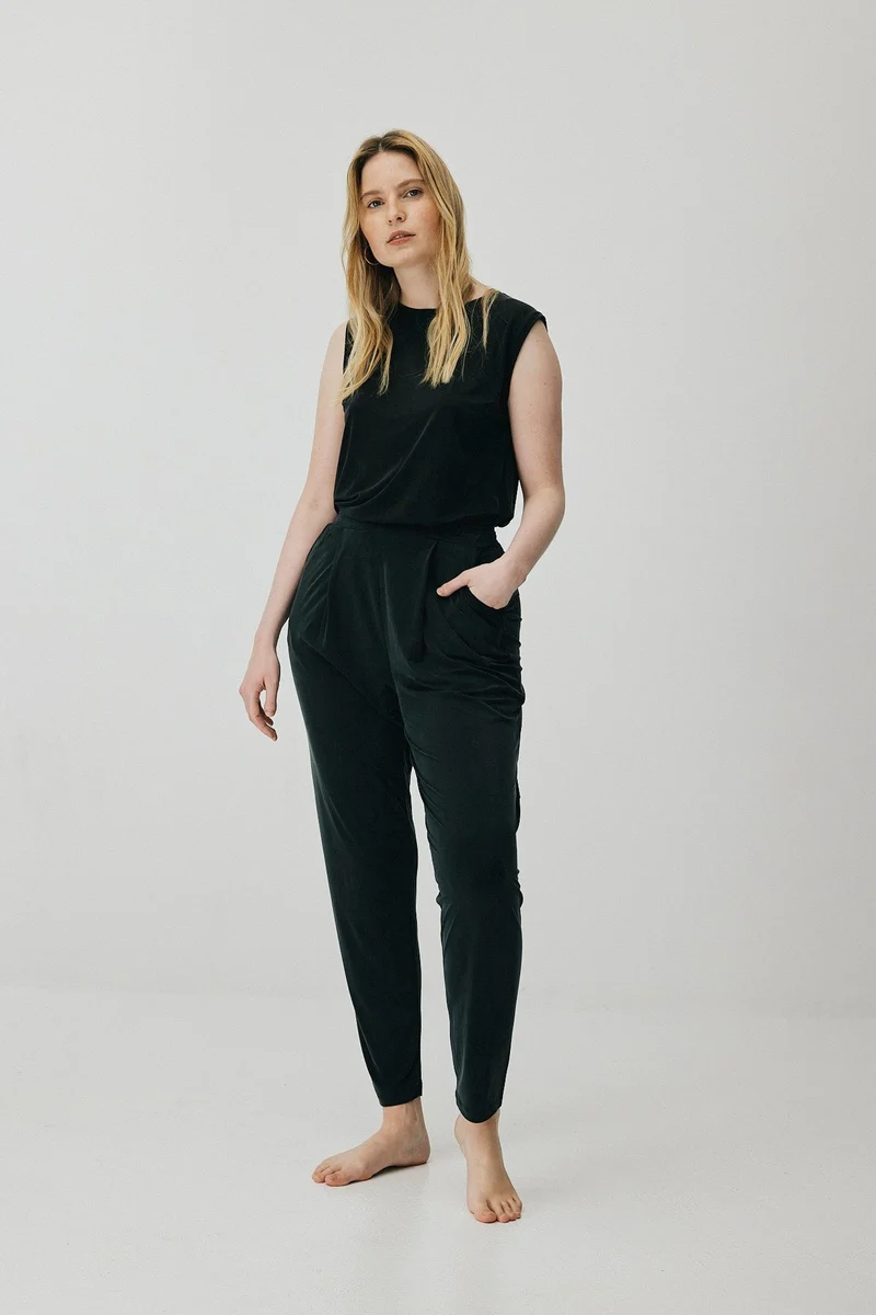 Schwarzes Top aus Cupro von MOYA KALA