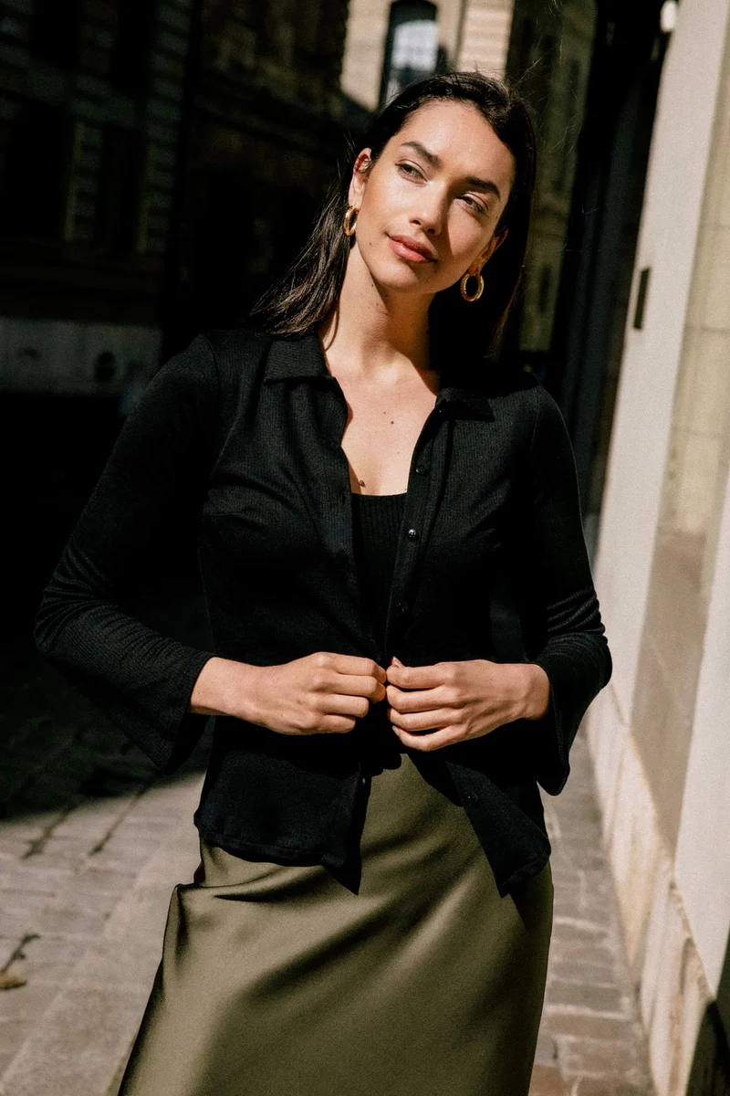 Schwarzes Langarm-Poloshirt Mélisse aus Tencel von Avani