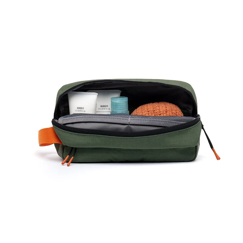 Grüne Kosmetiktasche NEO Lithe Vandra aus recyceltem PET von Lefrik