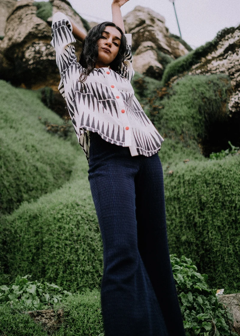 Bianca Trousers Navy aus Ecovero™ und Cupro™ von Komana