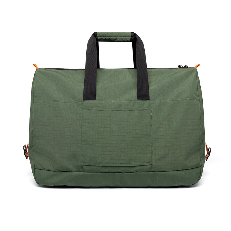Grüne Reisetasche Vandra aus recyceltem PET von Lefrik