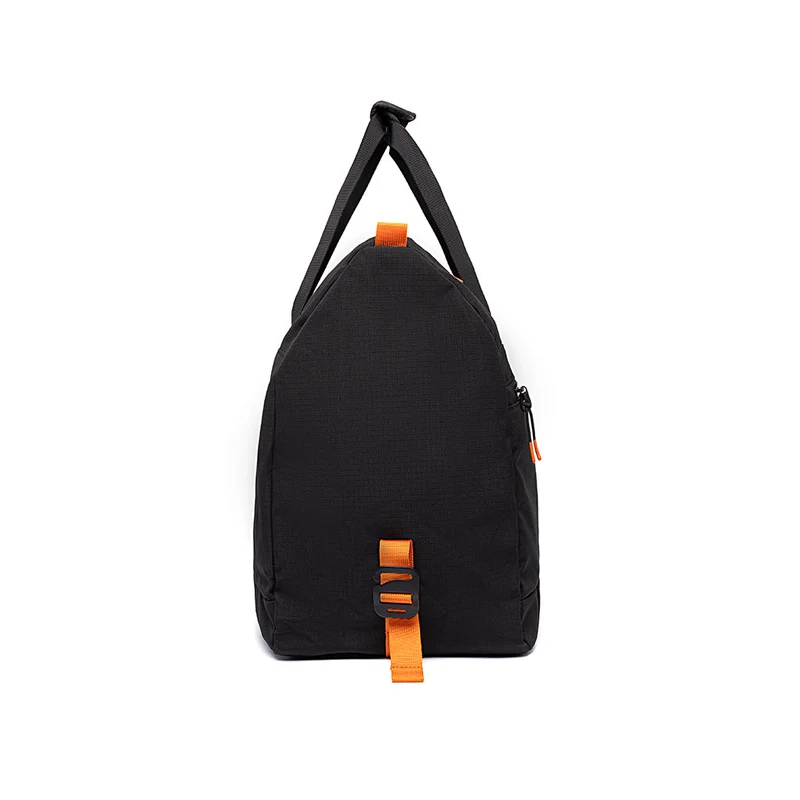 Schwarze Reisetasche Vandra aus recyceltem PET von Lefrik