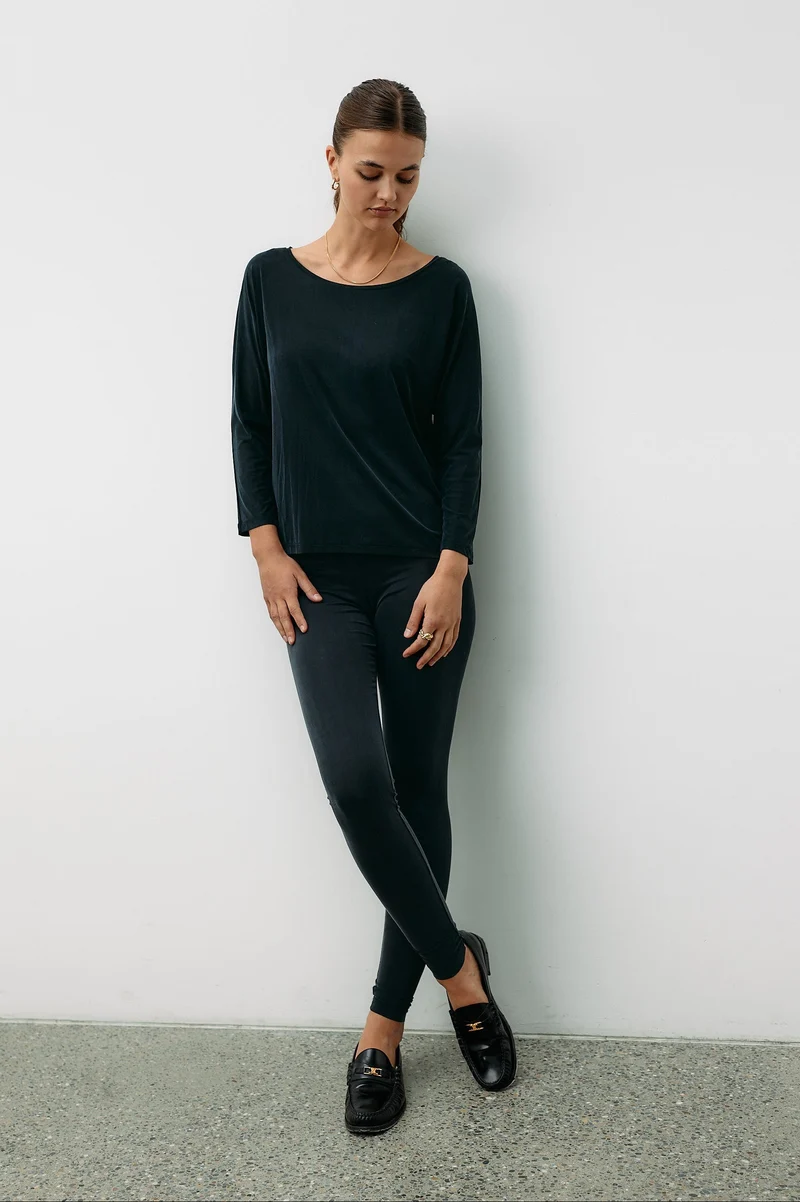 Schwarzes Top Plain aus Cupro von MOYA KALA