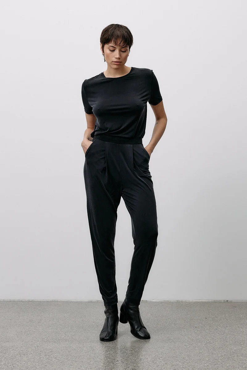 Schwarze Lounge Hosen aus Cupro von MOYA KALA