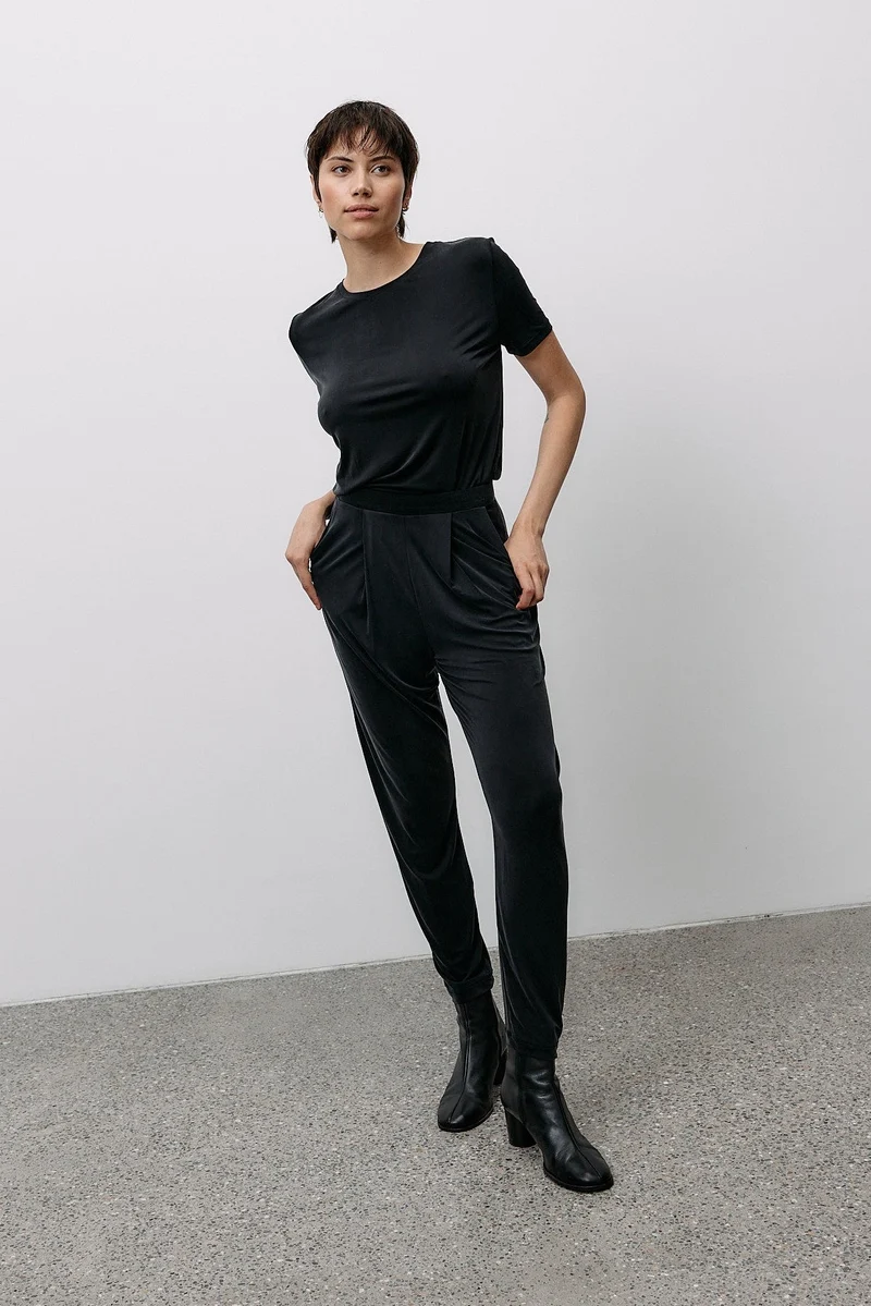 Schwarze Lounge Hosen aus Cupro von MOYA KALA