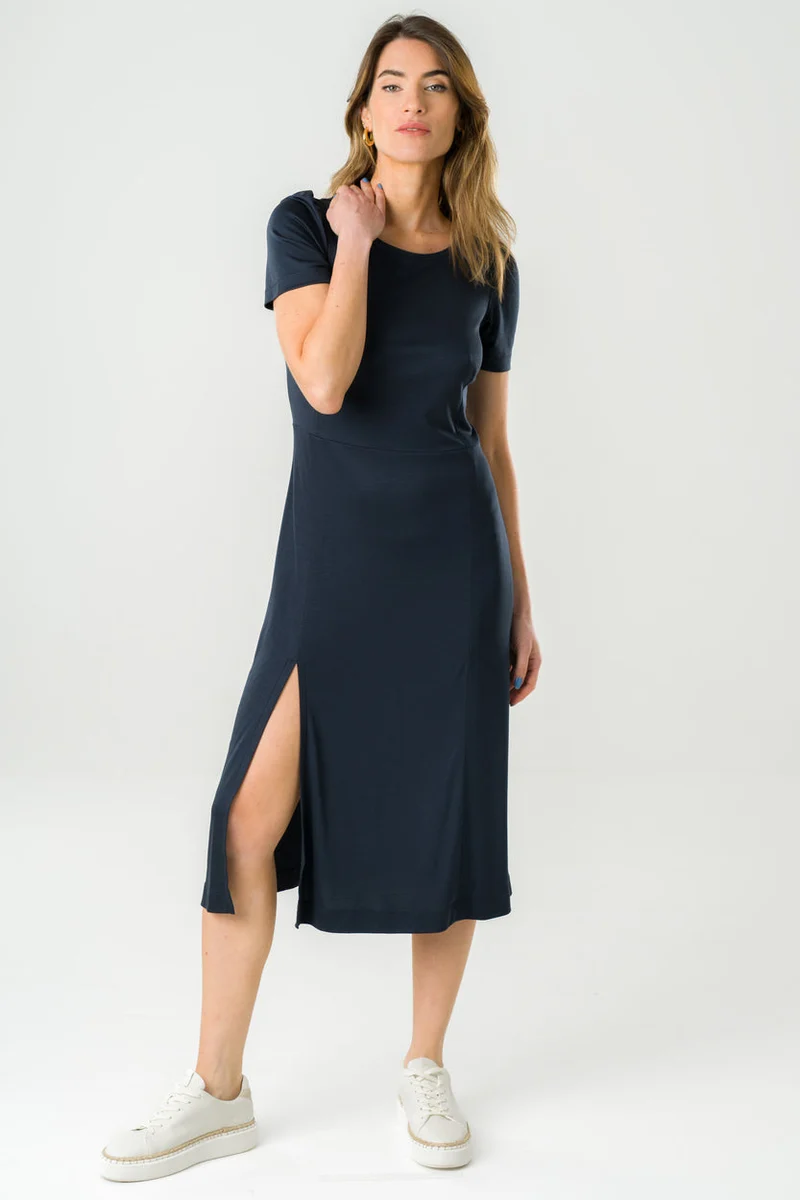 Schwarzes Kleid Marine aus 100% Tencel von Avani