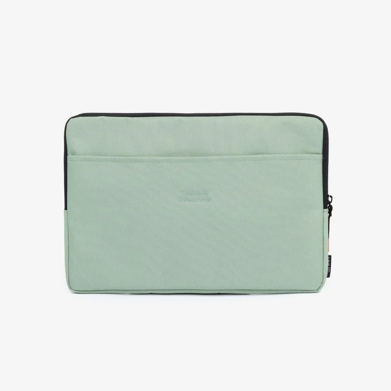 Grüne Laptoptasche Capture Sage aus recyceltem PET von Lefrik