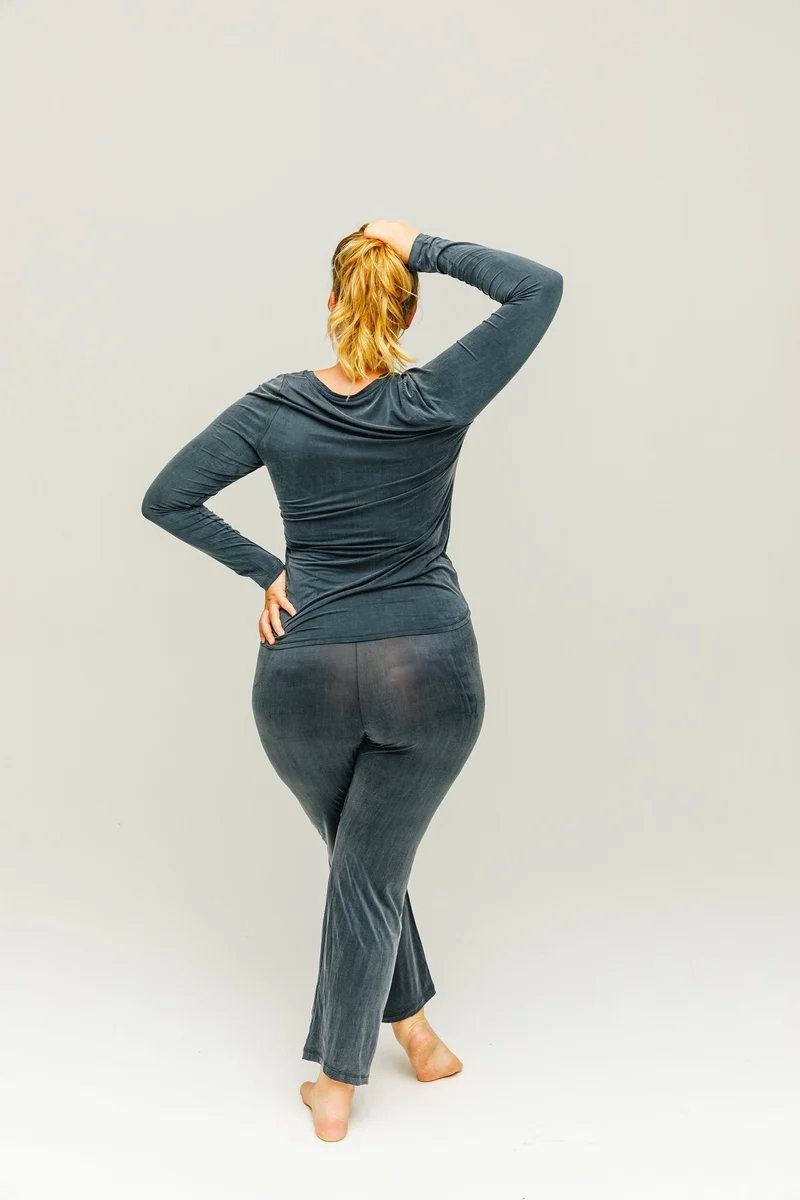 Dunkelblaue High Waist Hose aus Cupro von MOYA KALA