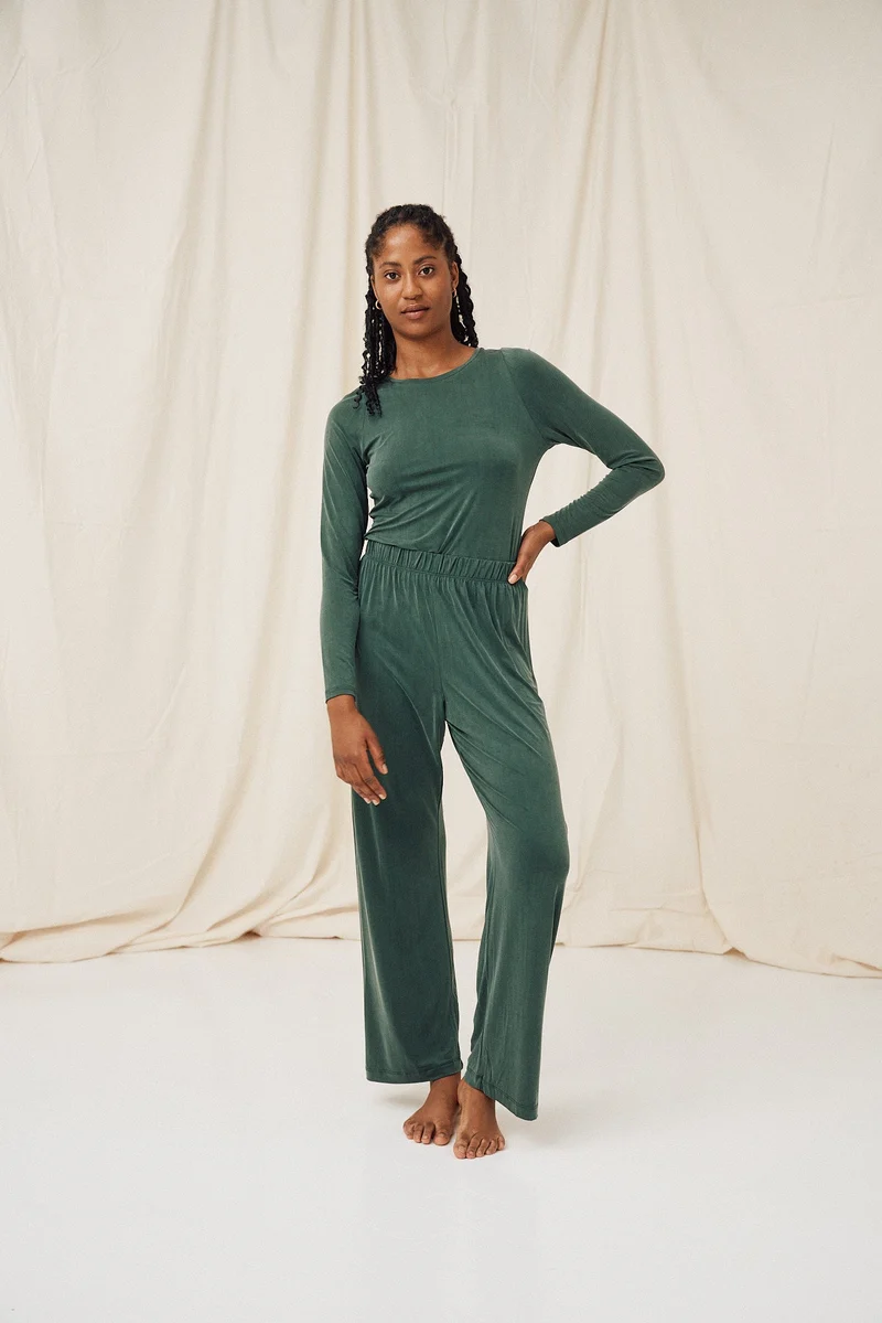 Grüne High Waist Hose aus Cupro von MOYA KALA