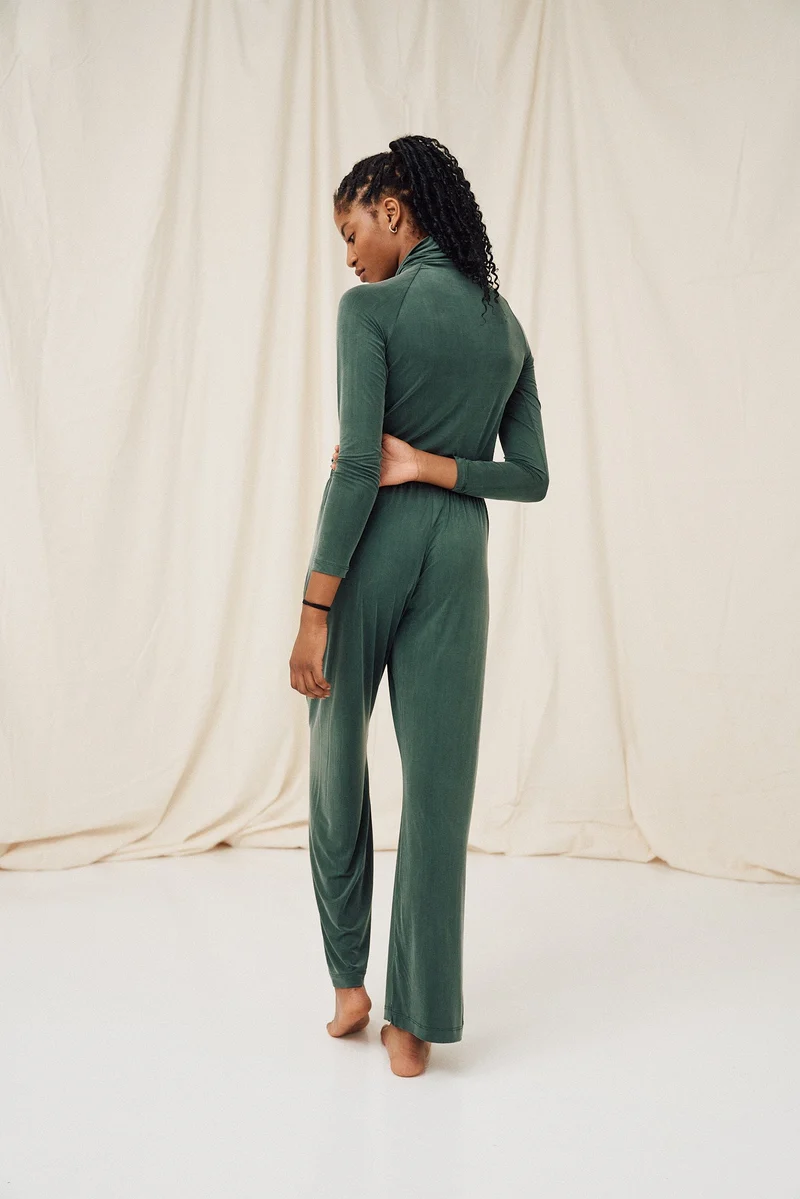 Grüne High Waist Hose aus Cupro von MOYA KALA