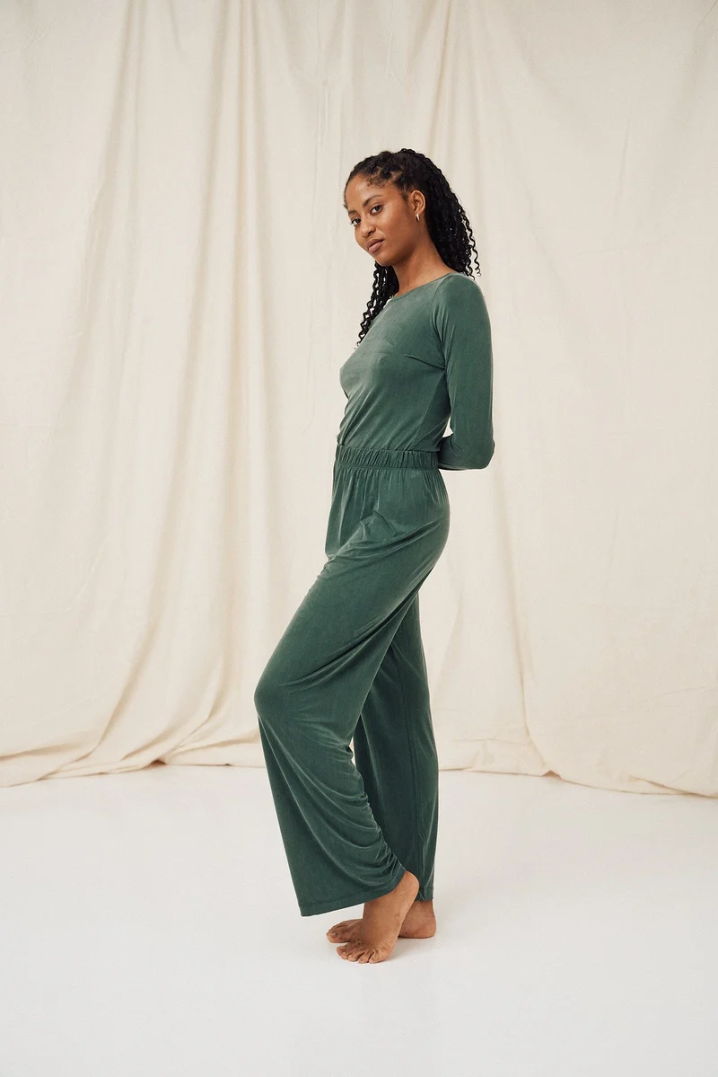 Grüne High Waist Hose aus Cupro von MOYA KALA