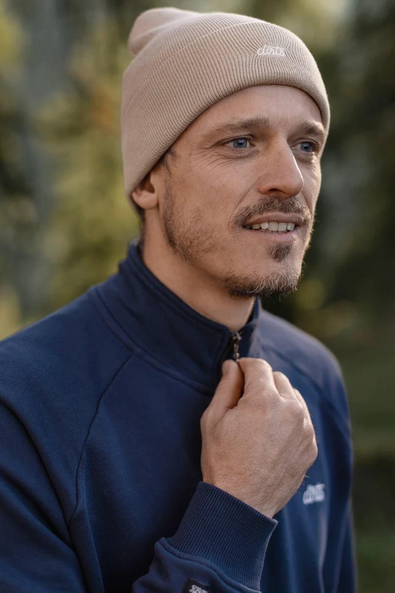 Dunkel-blaue Beanie Classic aus 100% Bio-Baumwolle von DIRTS