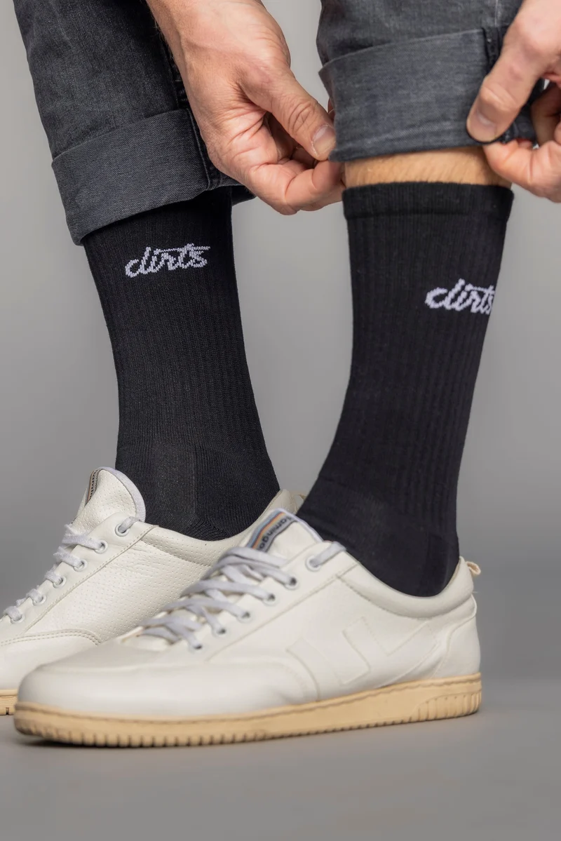 Dunkel-blaue Socken Classic Logo aus Bio-Baumwolle von DIRTS