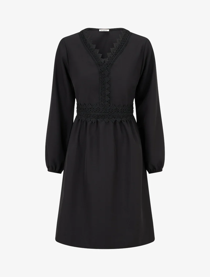 Ausgestelltes einfarbiges Kleid mit langen Ärmeln und Spitze - Schwarz