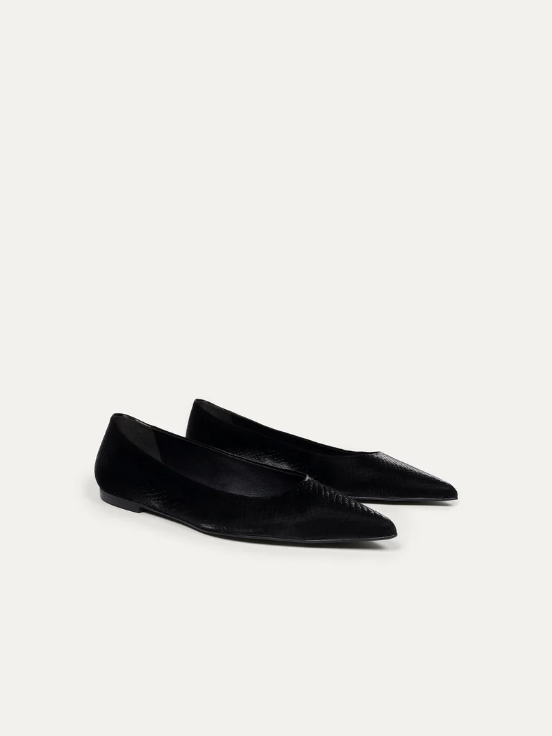 Schwarze Ballerina 10:30 am Running between offices aus recyceltem Polyester von Bikkou