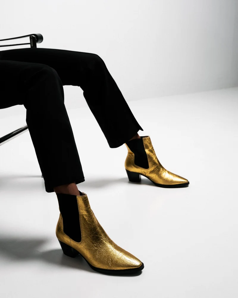 Goldige Ankle Boots 3 pm Friday rocks! aus Piñatex von Bikkou