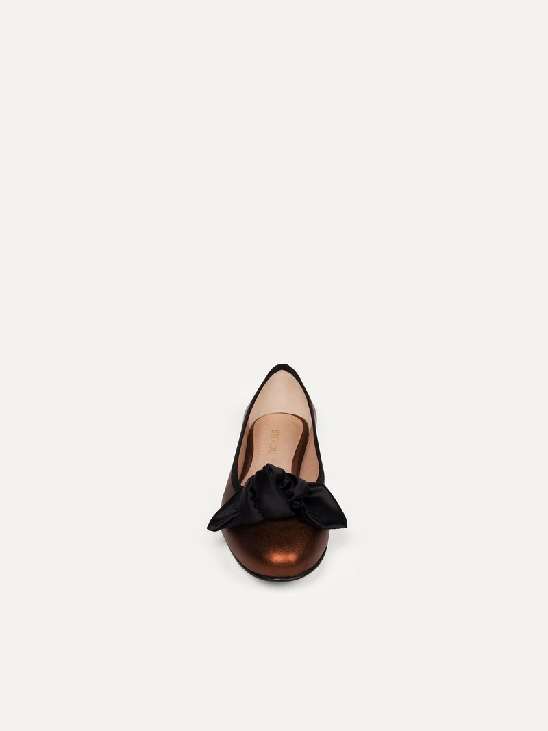 Bronze Ballerinas 9:30 am Hearing in Court aus recyceltem Polyester von Bikkou