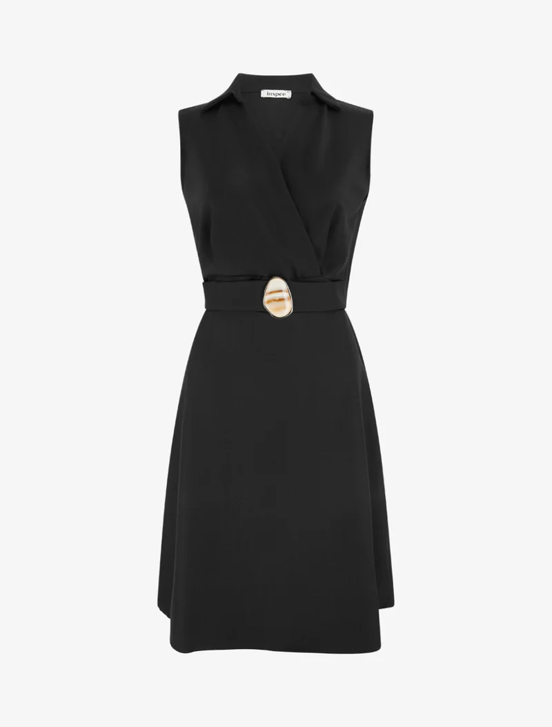 Ärmelloses Skaterkleid mit Schmuckgürtel - Schwarz