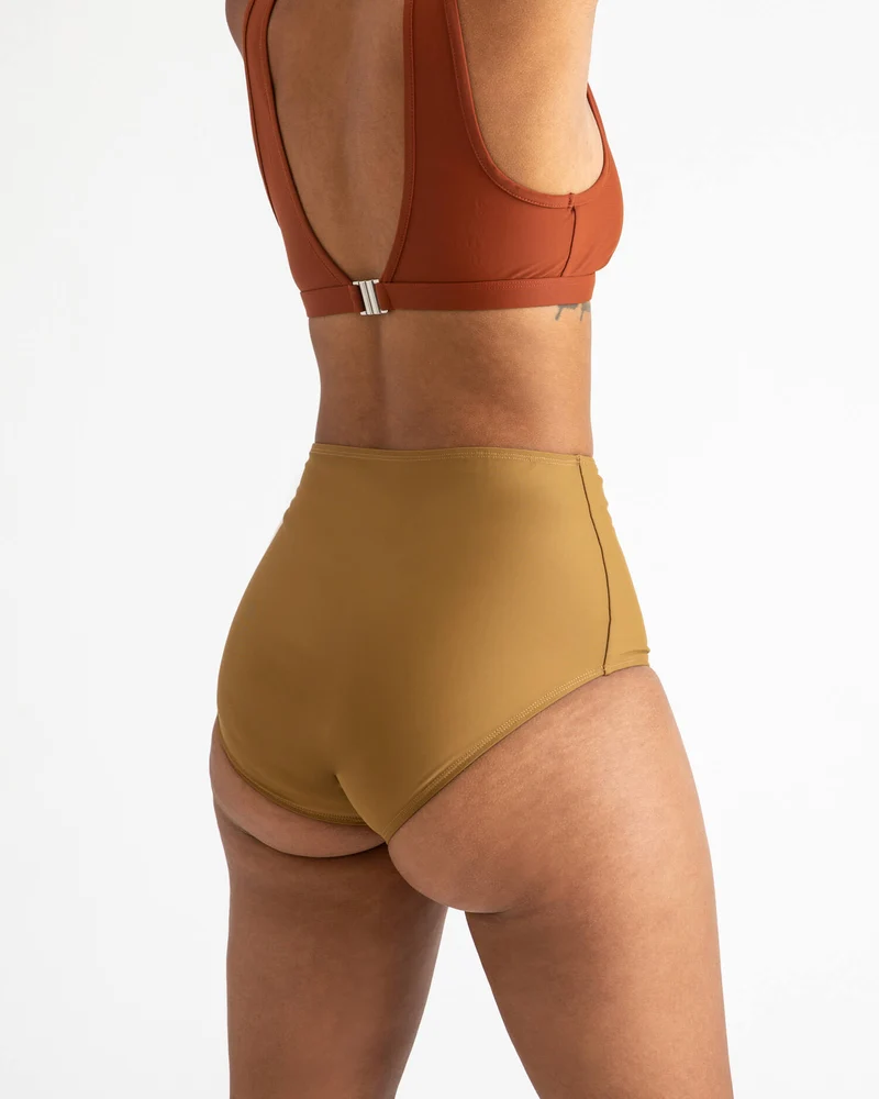Braunes Bikini Unterteil aus recyceltem Polyamid von Matona