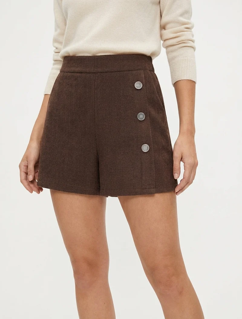 Filzshorts mit hoher Taille und dekorativen Knöpfen - Braun