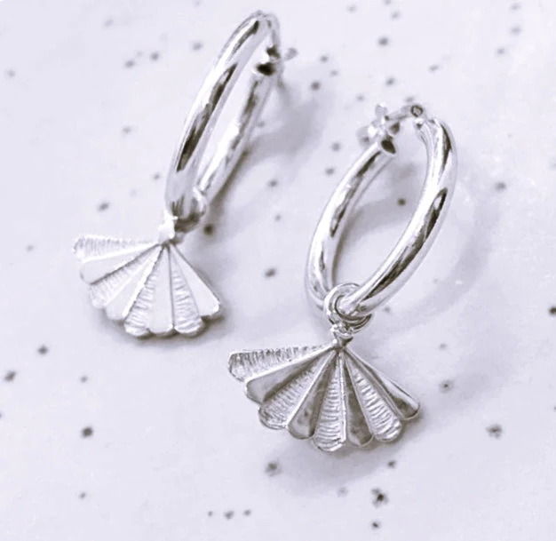 SANTIAGO Mini Hoops with Shell Pendants 12mm