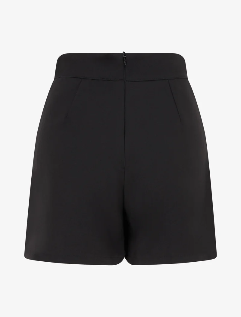 Rock-Short mit Schlitz und dekorativen Knöpfen - Schwarz