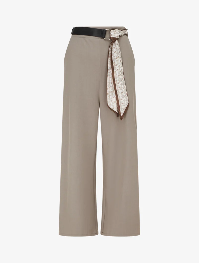Weite Hose mit hoher Taille und Schalgürtel. - Maulwurf