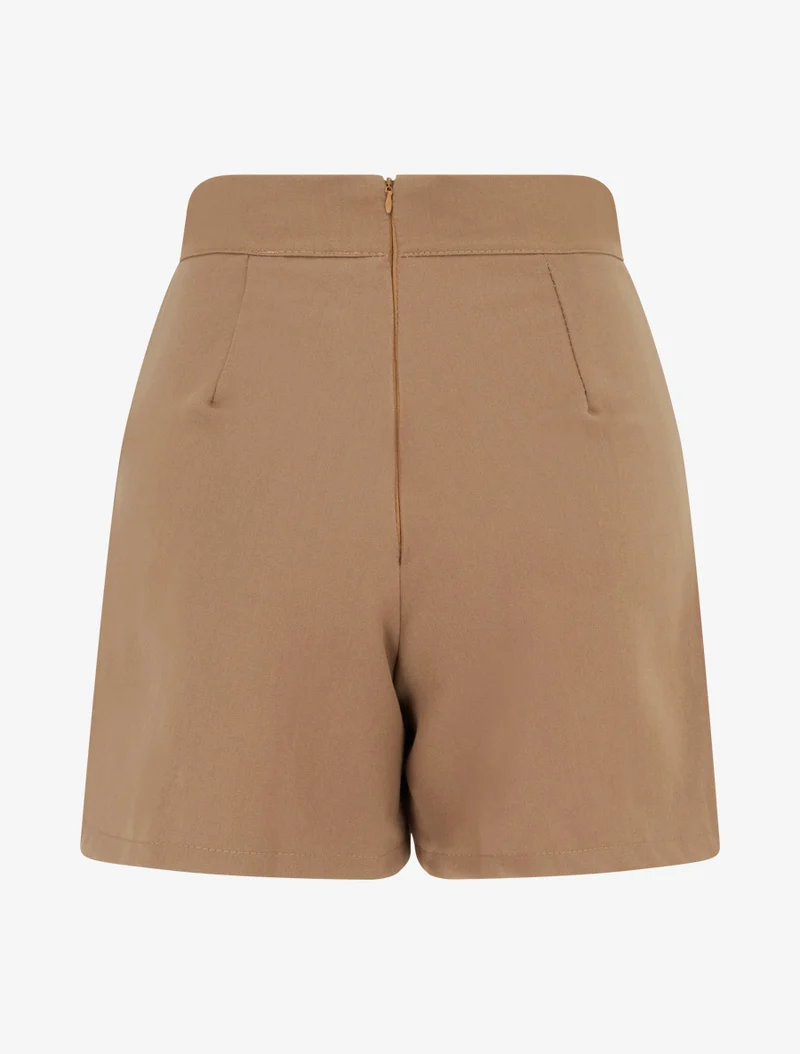 Rock-Short mit Schlitz und dekorativen Knöpfen - Kamel