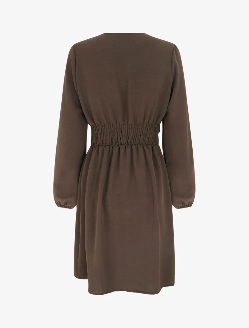 Wickelkleid mit gehämmertem Schmuckkragen - Braun